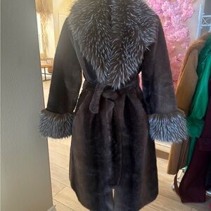 Luxury Women's Dark Brown Fur Coat with Silver-Tip Fur Trim😍😍😍😍😍